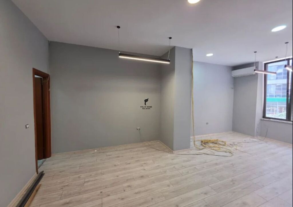 UFFICIO IN AFFITTO 35 M2 ZOGU ZI 60.000 LEKE FH-81879