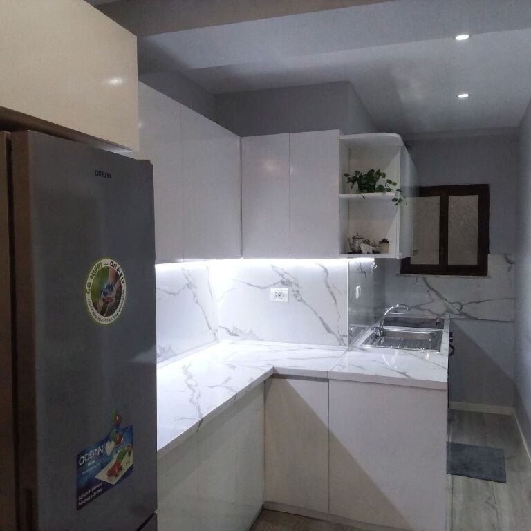 SHITET APARTAMENT 2+1 TE 21 DHJETORI, PRANE MONDIALIT