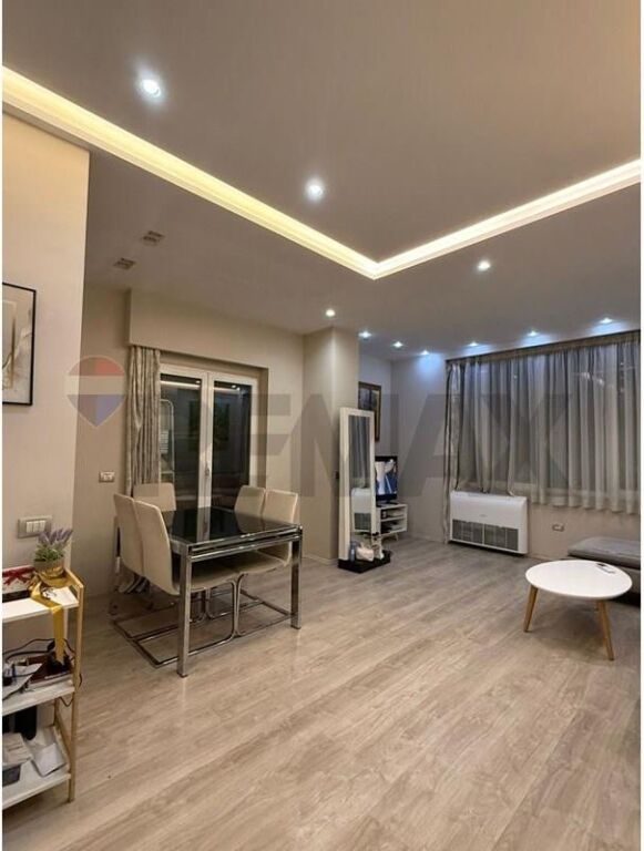 Pazari i Ri, Japim me Qira Apartament 1+1.