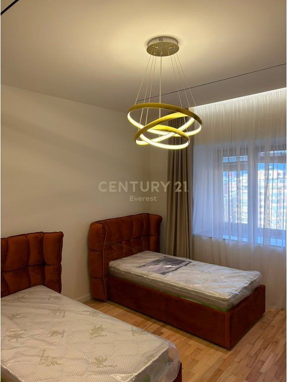 KOPSHTI BOTANIK, APARTAMENT 2+1+2+PARKIM PER QIRA