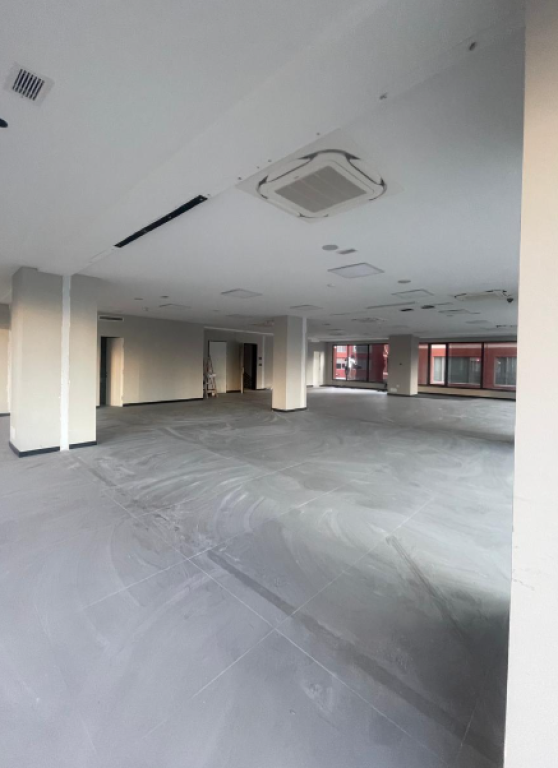 Locale Commerciale Premium in Affitto – Complesso Delijorgji