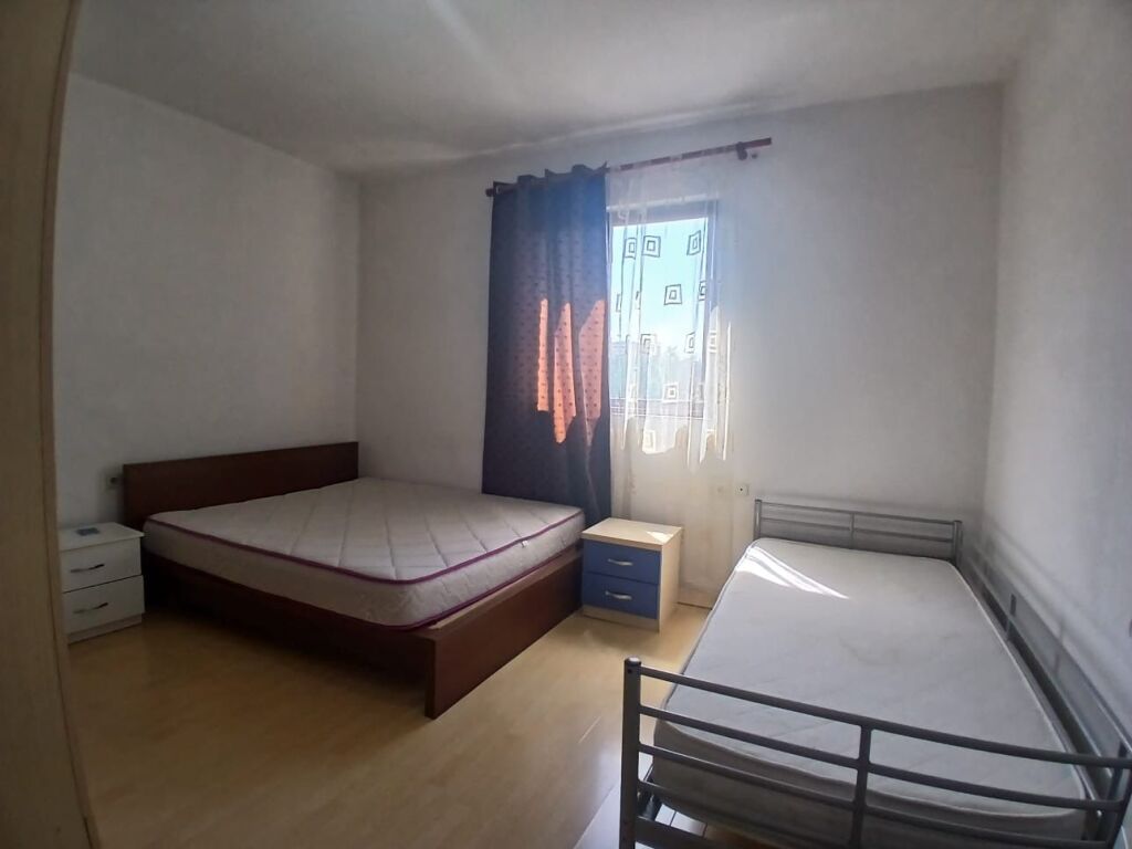 Apartament 1+1 me qera tek Rruga Bardhyl
