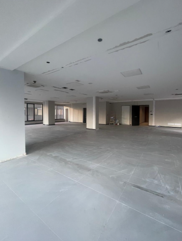 Locale Commerciale Premium in Affitto – Complesso Delijorgji