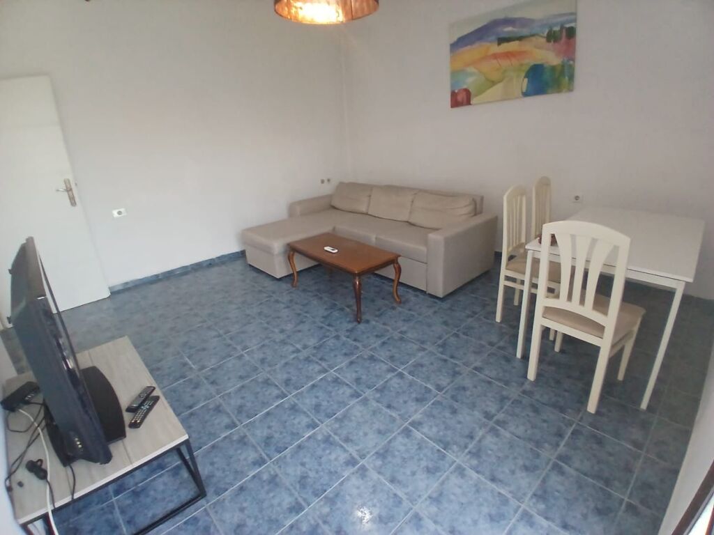 Apartament 1+1 me qera tek Rruga Bardhyl