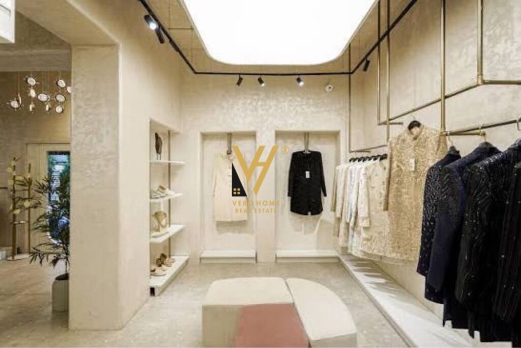 JEPET DYQAN 64 M2 ME QERA TE RRUGA E KAVAJES 1.400 EURO