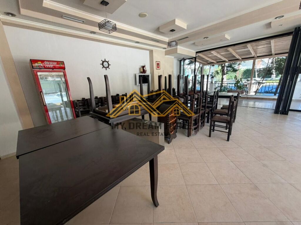 Shitet, Ambjent Biznesi Bar-Kafe, Te Shkembi I Kavajes Pran Detit