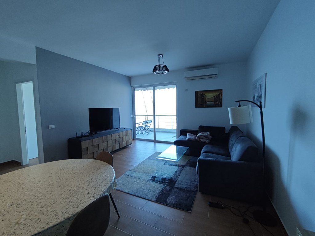 SARANDA, APPARTAMENTO IN AFFITTO 2+1+2 CON VISTA MARE
