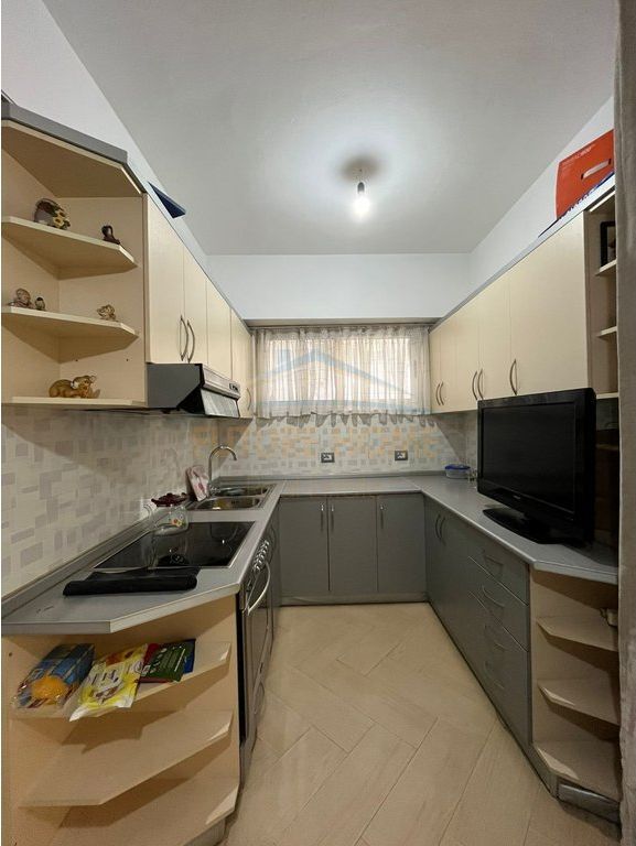 Durres, business premises for rent Ground floor, 60 m² 800 € (Neighborhood 17, Durres)

