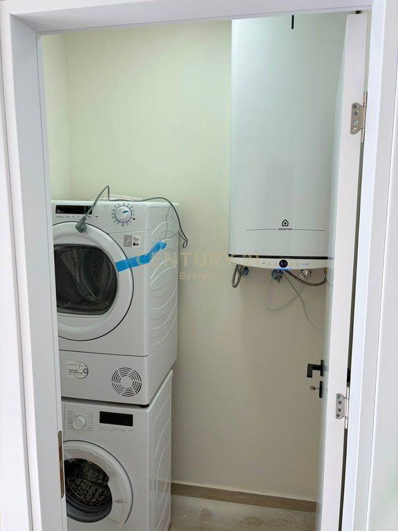 KOPSHTI BOTANIK, APARTAMENT 2+1+2+PARKIM PER QIRA 1,300 € /Muaj