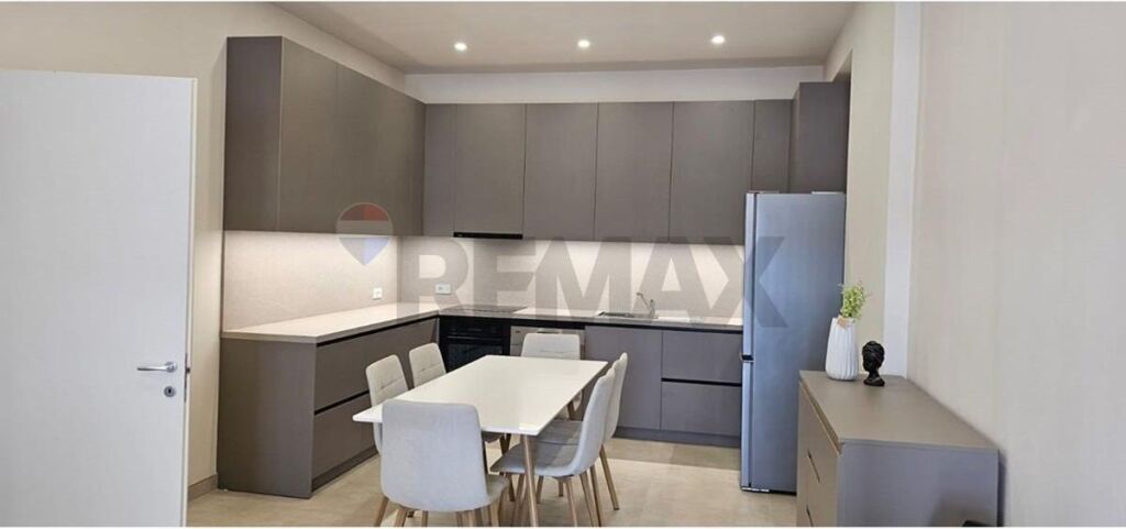 Apartament me post parkimi - Qira