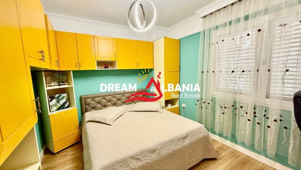 Apartment 2+1+2 for rent Komuna Paris, near Pasticeri Nefeli (ID 42215608)