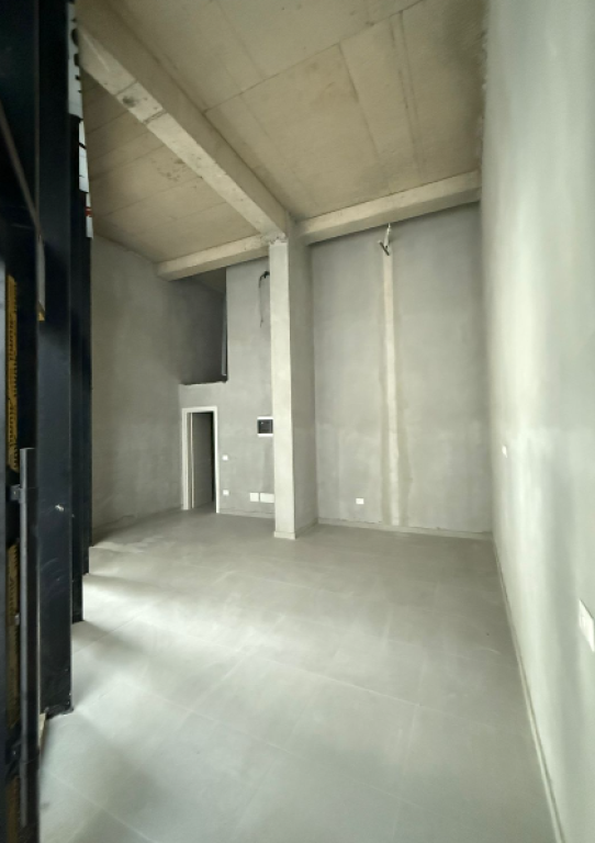 SHOP FOR RENT – RIVER RESIDENCE