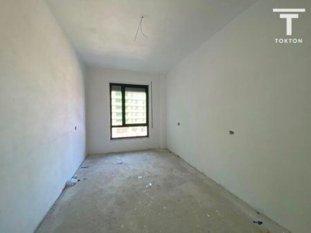 VENDESI, APPARTAMENTO 3+1+2, STRADA: "5 MAGGIO", TIRANA