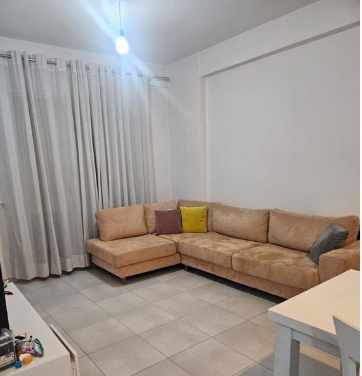 Apartament 2+1 per qira te Golden Park