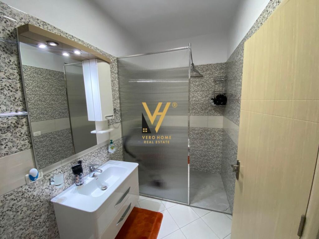 VENDESI APPARTAMENTO 2+1+2+BLK ALLA STAZIONE DEL TRENO 260.000 EURO