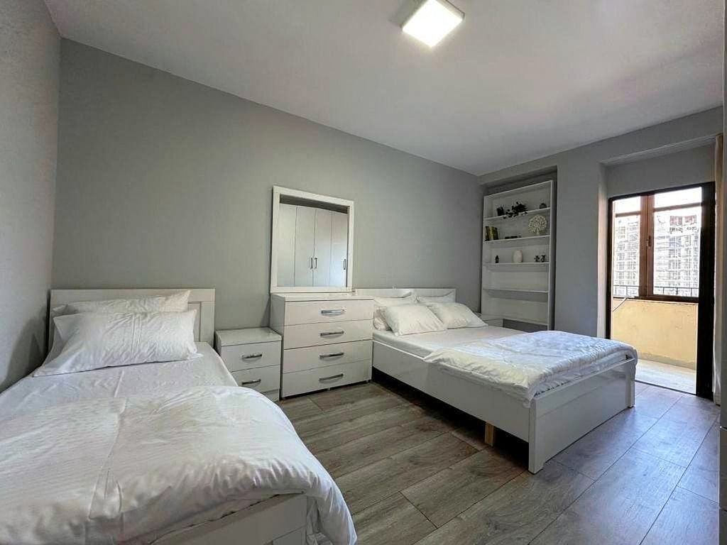 SHITET APARTAMENT 2+1 TE 21 DHJETORI, PRANE MONDIALIT