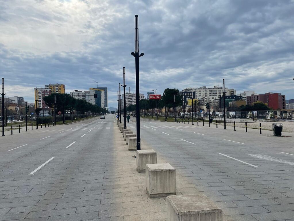 VENDESI  Appartamento 2+1+2  Nuovo Boulevard