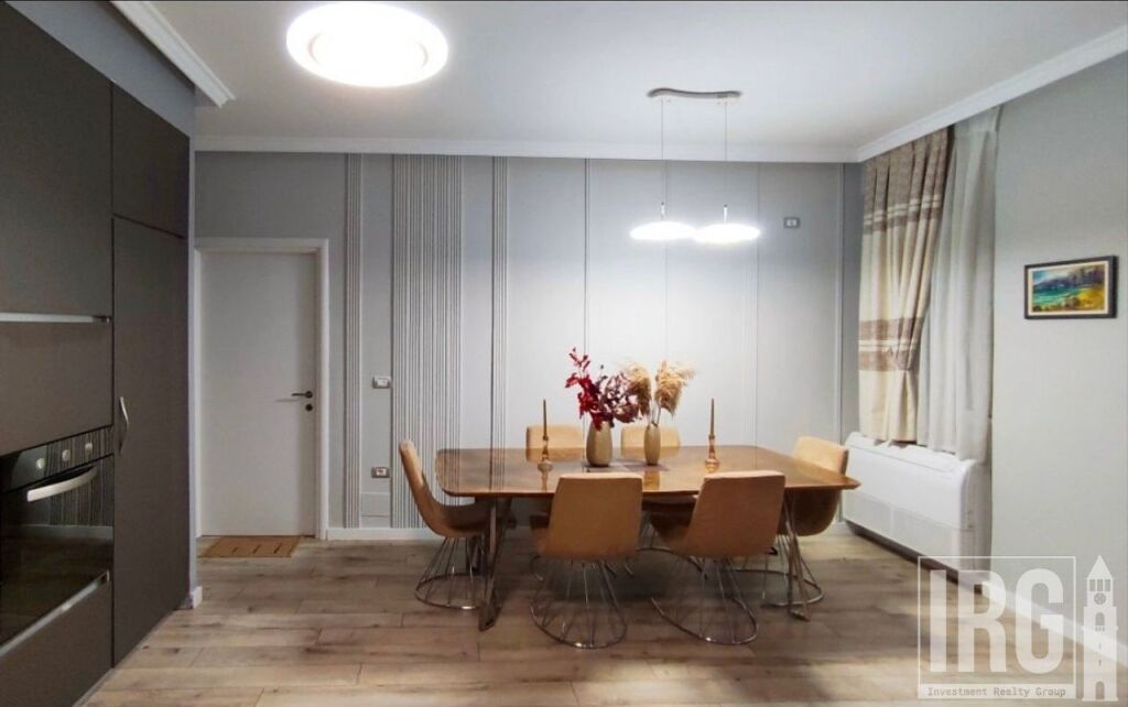 Jepet apartament 2+1 me qira tek Kopshti Botanik , prane Xhamise , Kopshti Zoologjik , Liqeni i Thate .