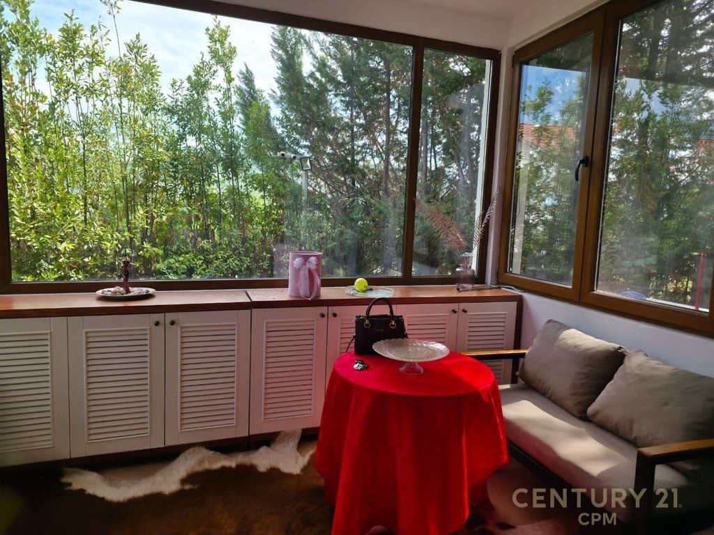 VENDIAMO VILLA INDIPENDENTE IN UN COMPLESSO A VISHNJE 480.000 €