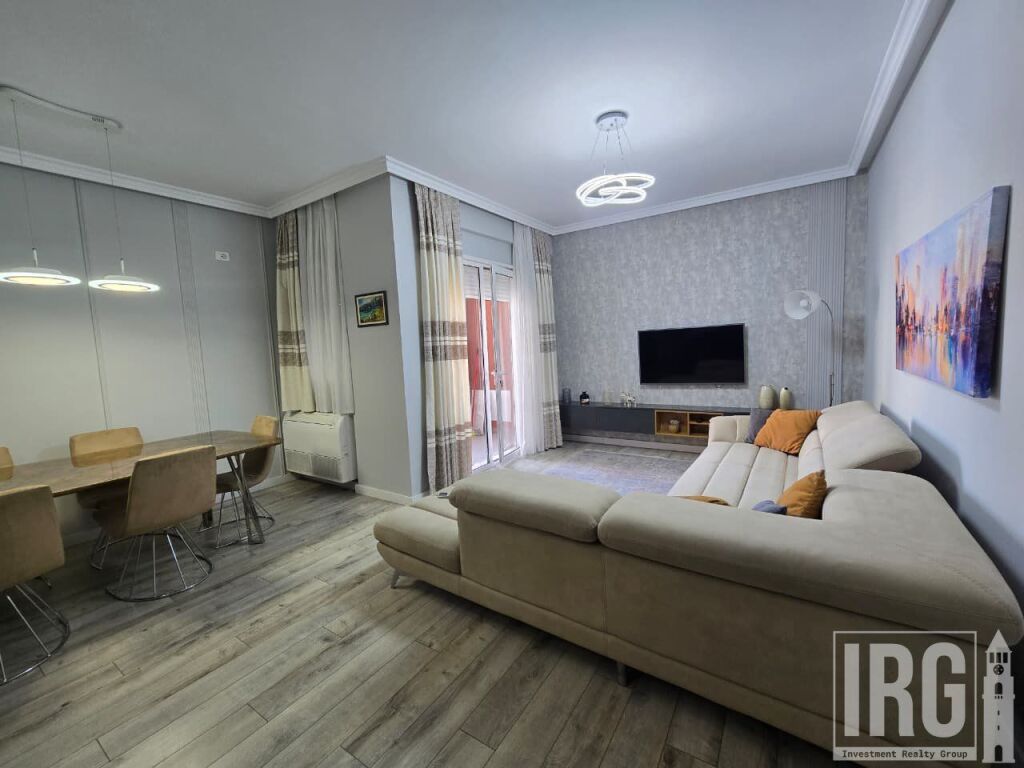 Jepet apartament 2+1 me qira tek Kopshti Botanik , prane Xhamise , Kopshti Zoologjik , Liqeni i Thate .
