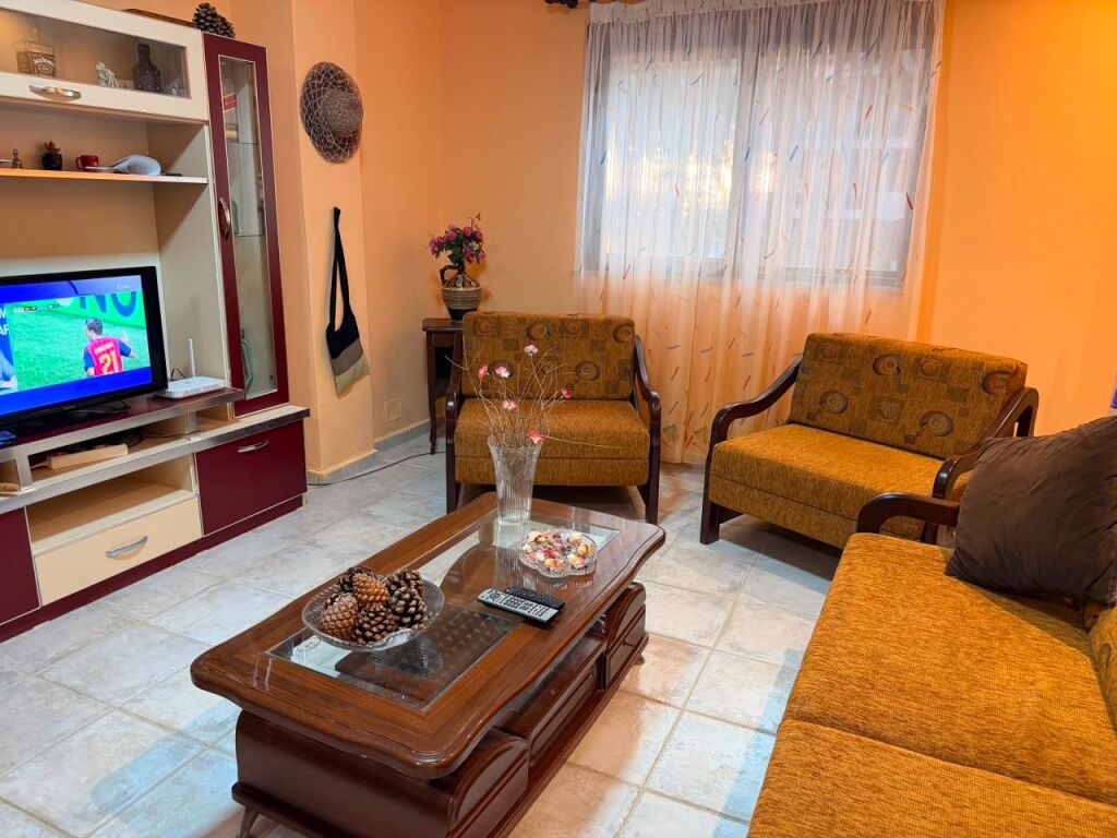 🌊 Apartment 1+1 for Sale – Mal i Robit, just a few meters from the sea!