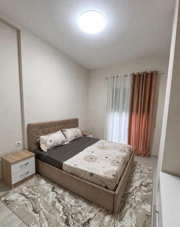 Jepet me qera apartament 1+1+Parkim në Astir!