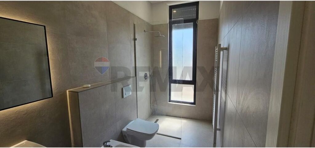 Apartament me post parkimi - Qira