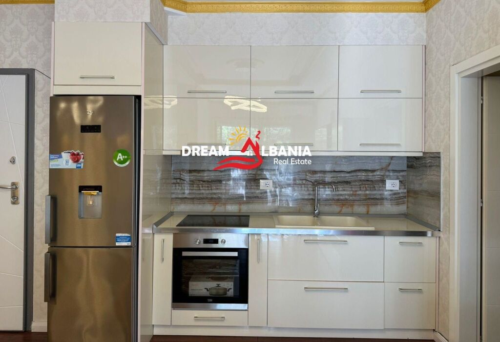 Super Apartament 2+1 me Qera Liqeni i Thate, prane Hotel Radisson (ID 52210005)
