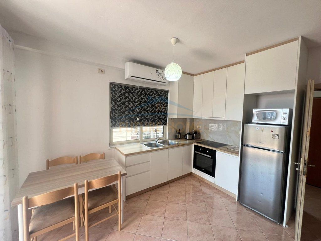 Shitet, Apartament 1+1, Yzberisht, Tiranë