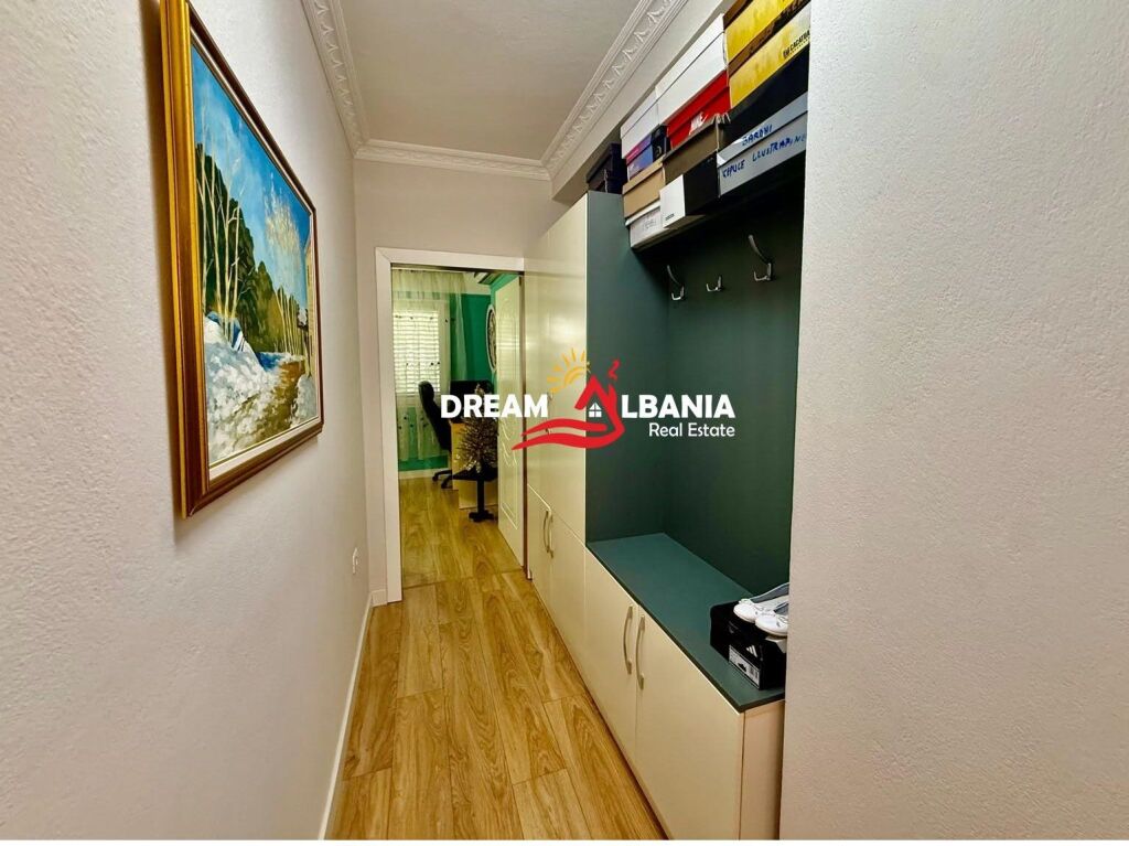 Super Apartament 2+1 me Qera Liqeni i Thate, prane Hotel Radisson (ID 52210005)