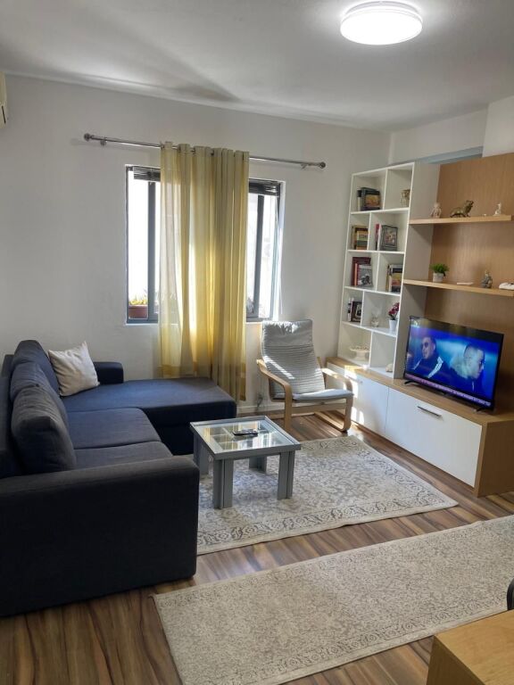 MONOLOCALE IN VENDITA – 21 DHJETORI
