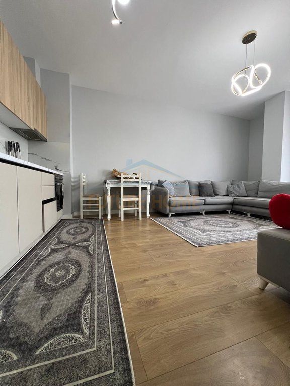 Shitet, Apartament, 2+1+ Post Parkimi, Rruga e Dibres