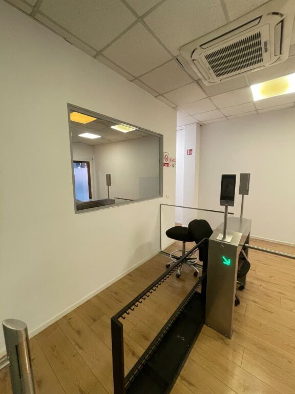 Jepet ambient biznesi me qira tek Ish Blloku , Rruga Moskat