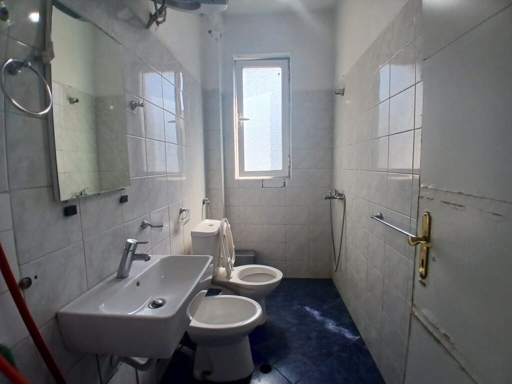 Apartament 1+1 me qera tek Rruga Bardhyl