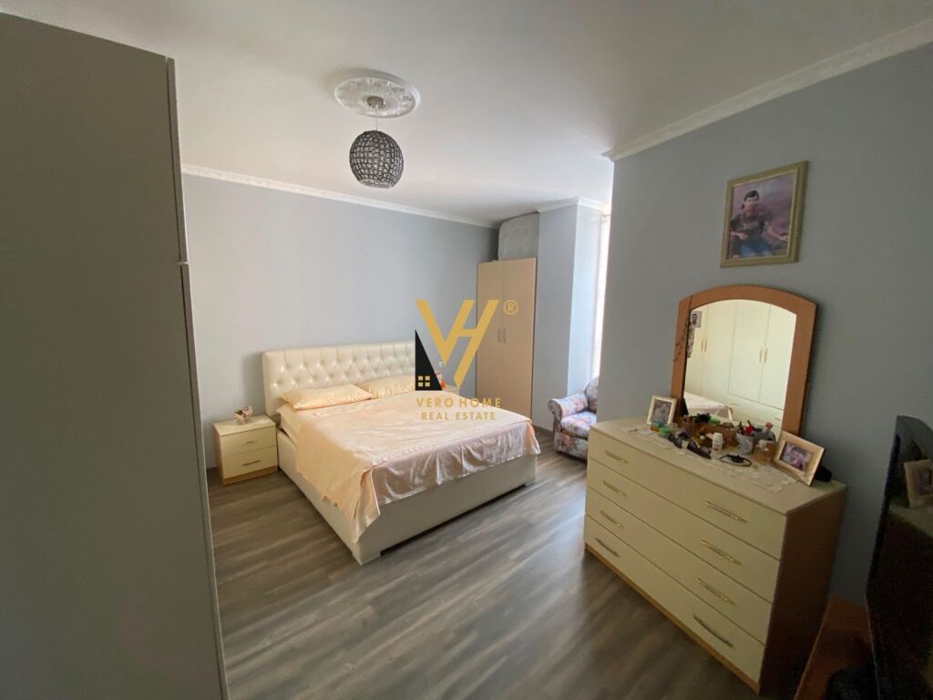 VENDESI APPARTAMENTO 2+1+2+BLK ALLA STAZIONE DEL TRENO 260.000 EURO