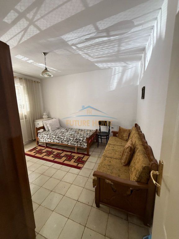 Shitet, Apartament 3+1, Ali Demi, Tiranë.