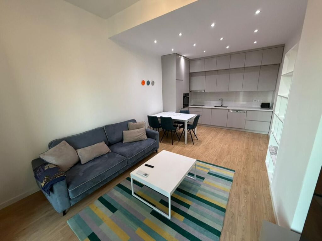 🏡 Appartamento 1+1 in affitto  📍 Indirizzo: Di fronte a Amerikan 3, Milo 2000