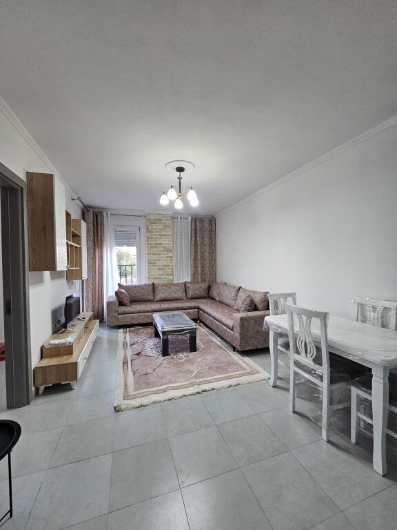 5 MAGGIO  Appartamento 2+1+2 wc in Affitto   (vicino alla scuola) 📍 in un edificio nuovo con ascensore. ✨ Caratteristiche: 🛏️ Appartamento 2+1