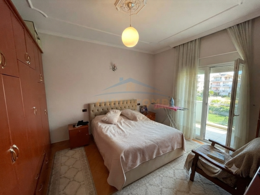 Rent, Apartment 2+1+Parking Space, Siri Kodra Street, Tirana.