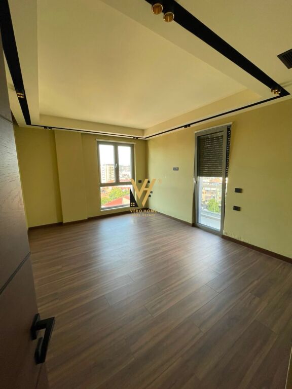 JEPET AMBIENT BIZNESI 110 ME QIRA TE RRUGA E KAVAJES 180.000 LEKE