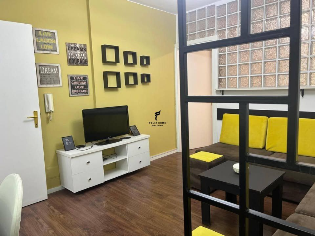 APARTAMENT ME QERA 1+1 XHAMIA E TABAKEVE 50.000 LEKE FH-81957