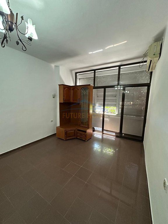Affitto, Locale Commerciale, Via Durazzo, Tirana
