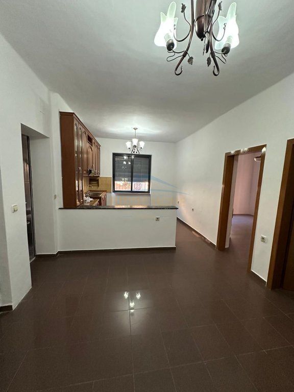 Affitto, Locale Commerciale, Via Durazzo, Tirana