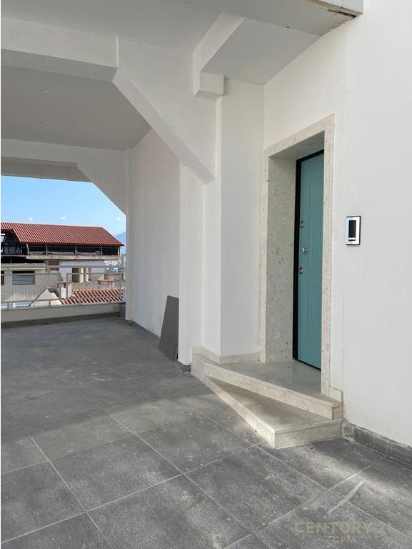 VILLA CON PISCINA IN VENDITA, COLLINA DEL SOLE! 1.300.000 €