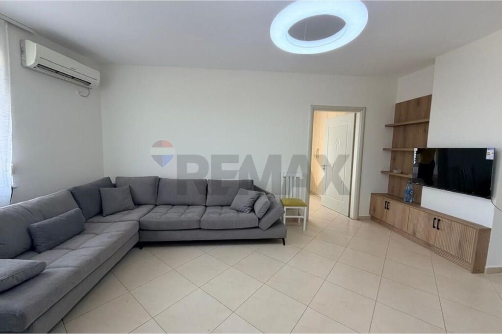 Apartament - Për Qira - Qyteti Studenti, Tiranë