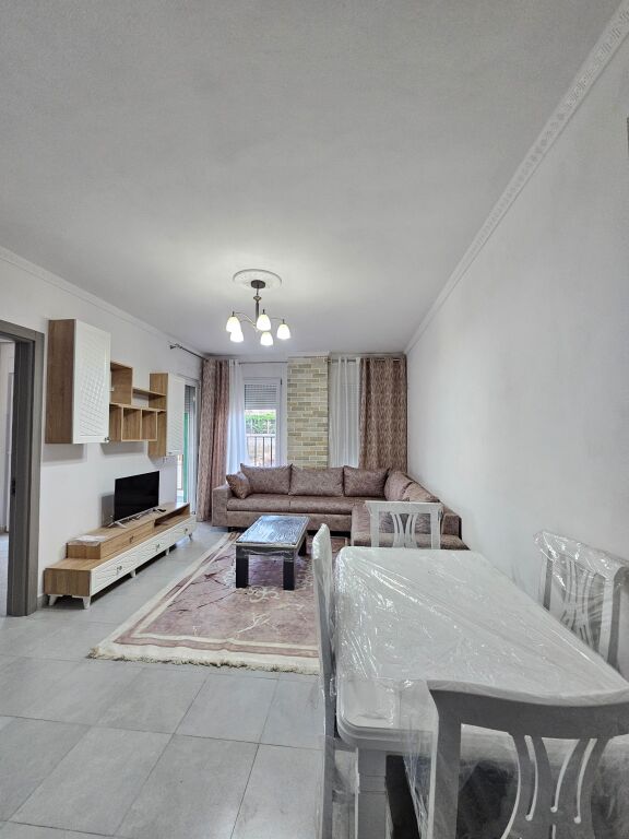 5 MAGGIO  Appartamento 2+1+2 wc in Affitto   (vicino alla scuola) 📍 in un edificio nuovo con ascensore. ✨ Caratteristiche: 🛏️ Appartamento 2+1