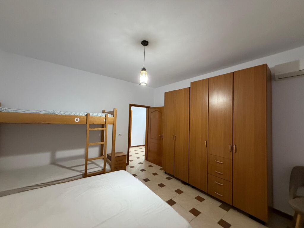 Appartamento 2+1+2+2 in vendita vicino alla Spiaggia Pelikan