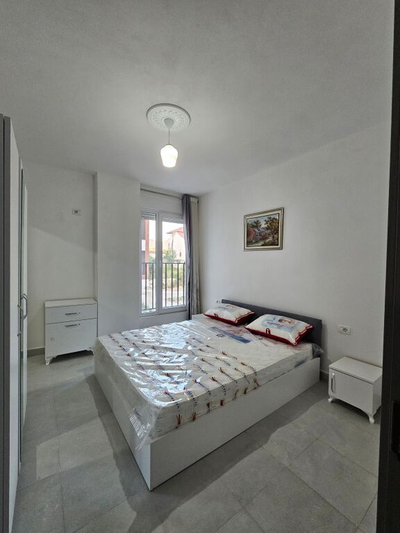 5 MAGGIO  Appartamento 2+1+2 wc in Affitto   (vicino alla scuola) 📍 in un edificio nuovo con ascensore. ✨ Caratteristiche: 🛏️ Appartamento 2+1
