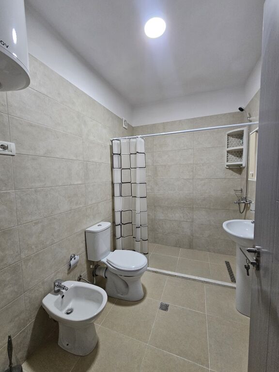 Affittasi appartamento 2+1+2 wc Fine di 5 Majit (vicino alla scuola)
