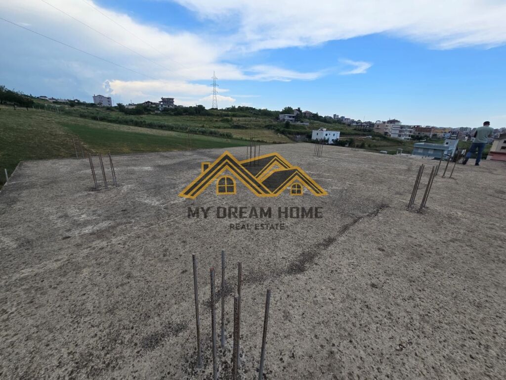In vendita casa a schiera a 3 piani ad Arapaj Durrës